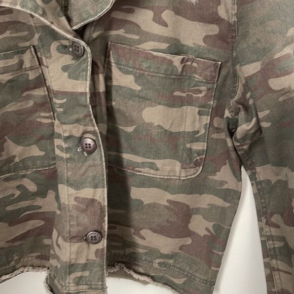 Sanctuary designed inĀ LA.ā Camo Jacket. SizeāXL - Picture 3 of 9